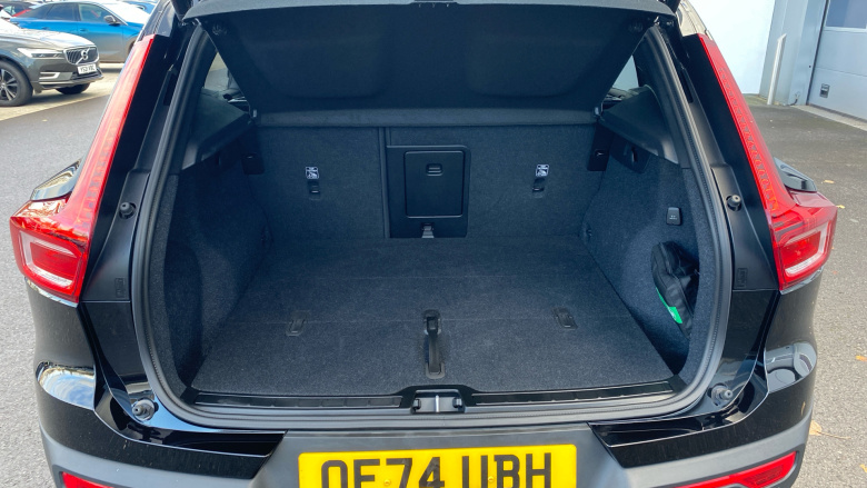 Volvo XC40 2.0 B3P Plus Dark 5dr Auto Petrol Estate